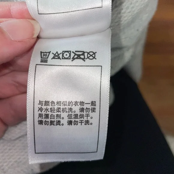 Disney Parks Side Bow Minnie Mouse Sweatshirt‎ | M - Picture 11 of 15